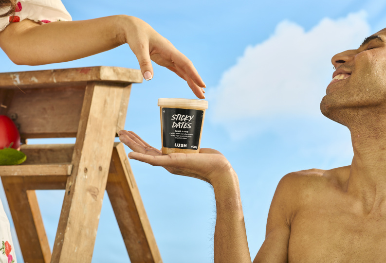 LUSH PALLADIUM: Ikonická vůně Sticky Dates v nových produktech!